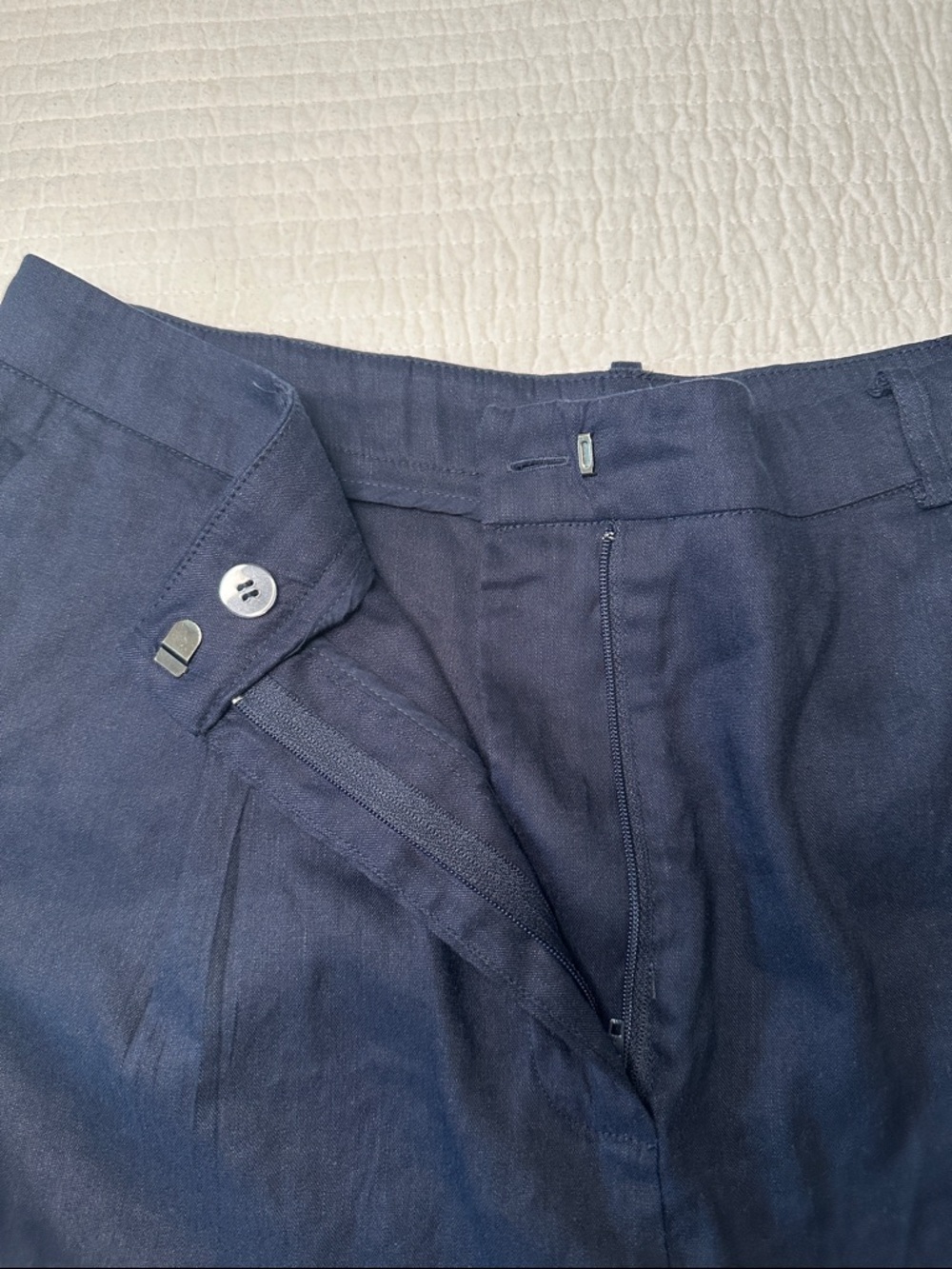 ANTONIO MELANI Navy High-Waist Pleated Shorts Size 12 - Picture 10 of 10